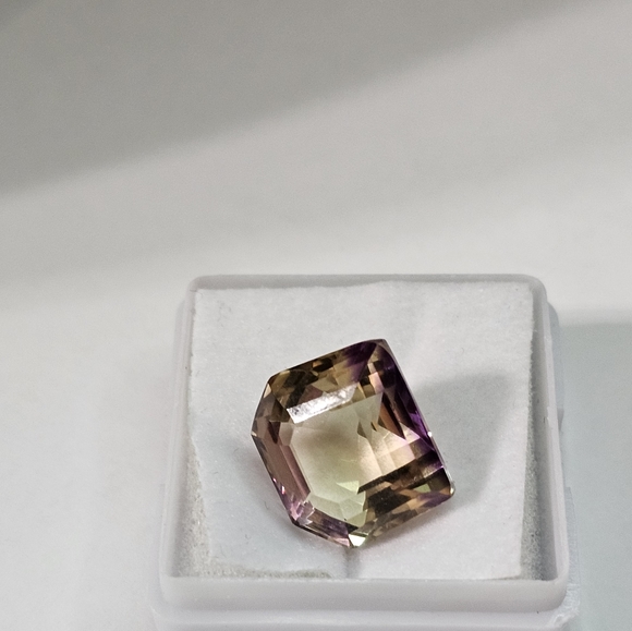 Fancy Violet & Yellow Ametrine Gemstone 10.92 Carats! ⚡️ - Picture 1 of 6
